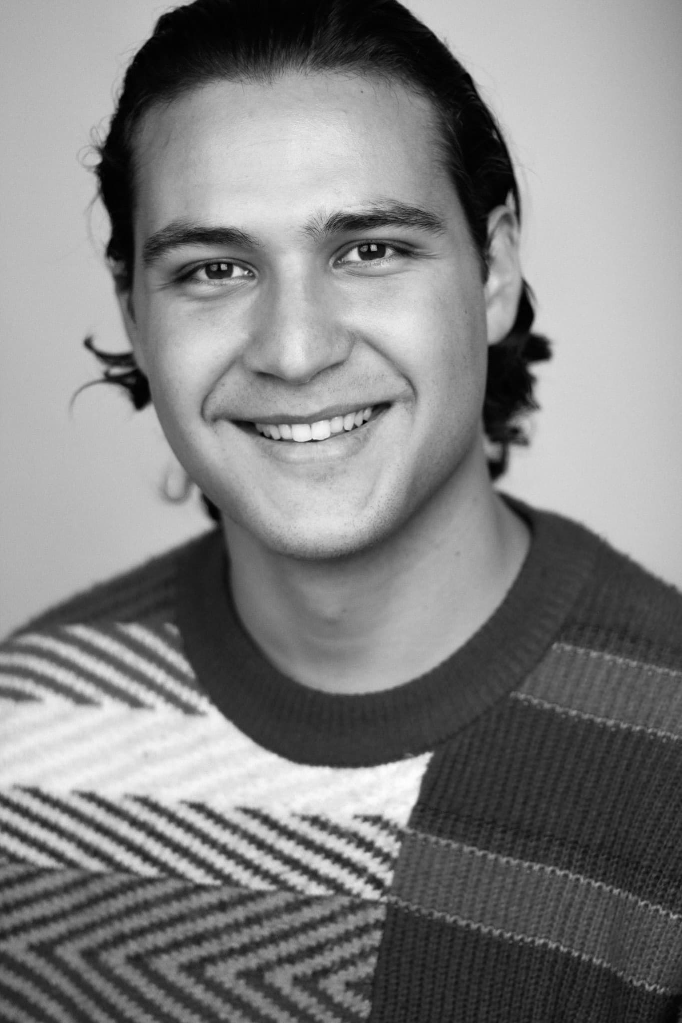 Nicolas Gosalvez, näyttelijä, mustavalkoinen kasvokuva.